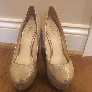 Aldo Gold heels 👠